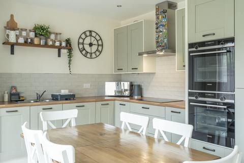 12 Alexander Road, Frenchay, Bristol, BS16 1UZ