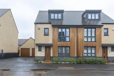 12 Alexander Road, Frenchay, Bristol, BS16 1UZ