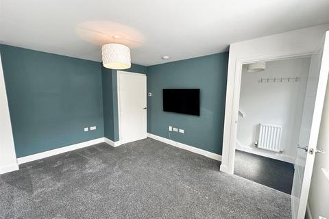 8 Baldwin Road, Eastburn, Keighley, BD20 8AF