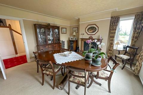 4 bedroom detached house for sale, 55 East Parade, Steeton,