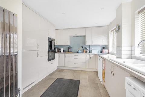 4 bedroom semi-detached house for sale, Valley Road, Newhaven