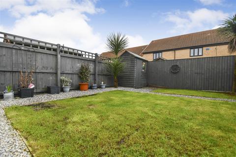 3 bedroom end of terrace house for sale, Riley Way, Hull