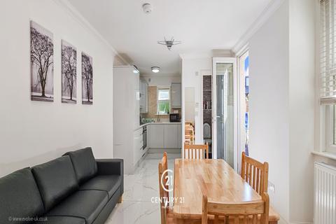 2 bedroom flat for sale, Stanley Road, London E18 2NR