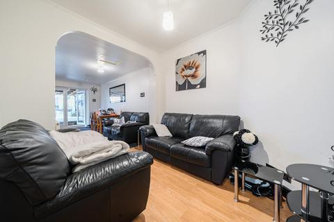 3 bedroom semi-detached house for sale, Delamere Road, Hayes, UB4