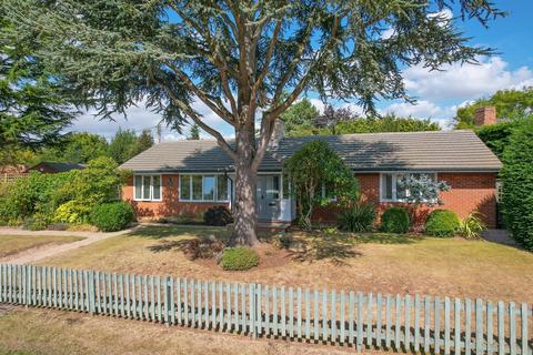 3 bedroom detached bungalow for sale, Church Street, Welford On Avon