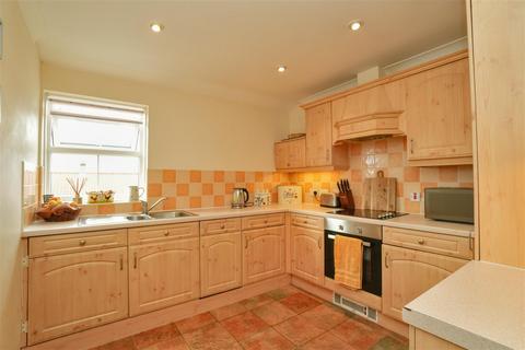 2 bedroom flat for sale, Wilkinsons Court, Easingwold, YO61 3GH