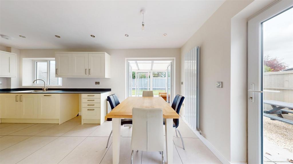 Conway Drive 69 Dining Area 2.jpg