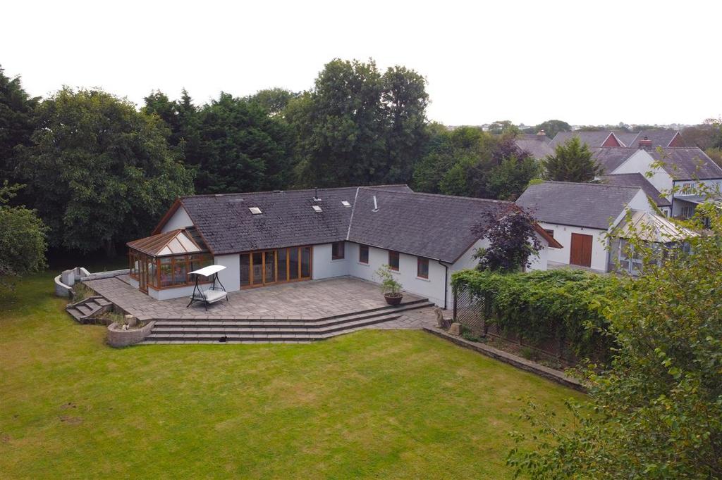 Maes Yr Haul, Crowhill, Haverfordwest 5 bed detached house for sale £