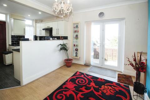 327 Idle Road, Bradford, BD2 4JU