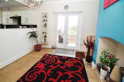 327 Idle Road, Bradford, BD2 4JU