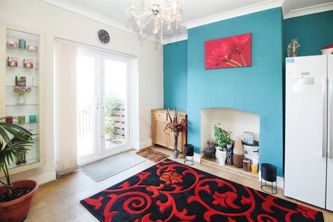 327 Idle Road, Bradford, BD2 4JU