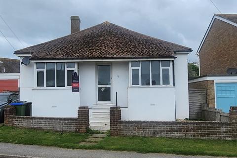 3 bedroom bungalow to rent, Court Farm Road, Newhaven