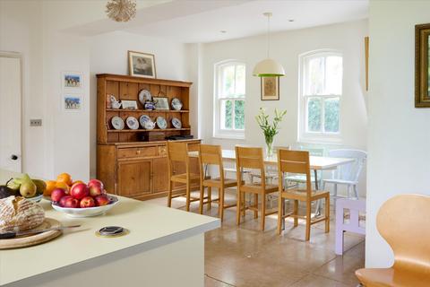 undefined, Ascott-Under-Wychwood, Chipping Norton, Oxfordshire, OX7
