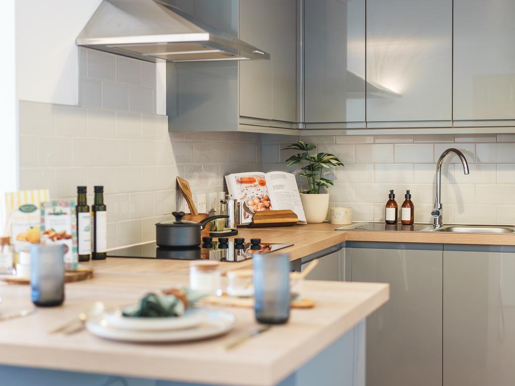 Apartment in Leeds, Little Woodhouse, Woodhouse - View 2