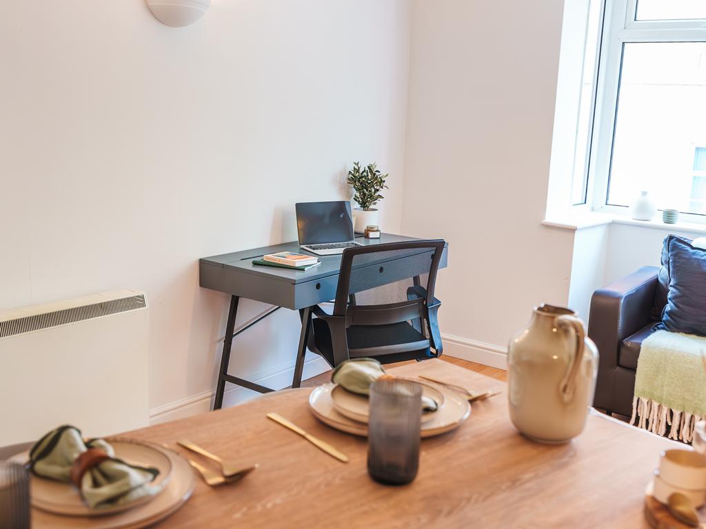 Apartment in Leeds, Little Woodhouse, Woodhouse - View 3
