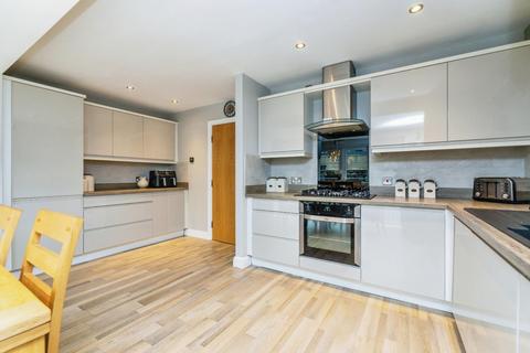 1 Grenoside Grange Close, Grenoside, Sheffield, S35 8LY
