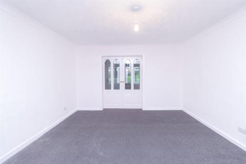 3 bedroom house to rent, Brookside, Rotherham S65