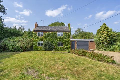 3 bedroom detached house to rent, Winkfield Lane, Winkfield