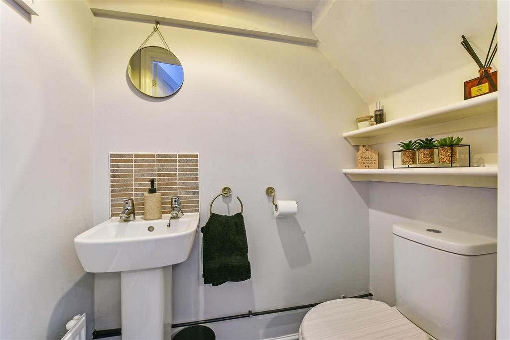 Sketch Ph6 5442303.jpg