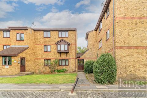 Studio for sale, Athlone Court, Stocksfield Road, London