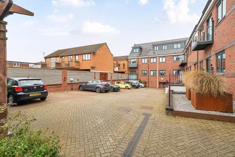 2 bedroom flat for sale, Amersham,  Buckinghamshire,  HP6