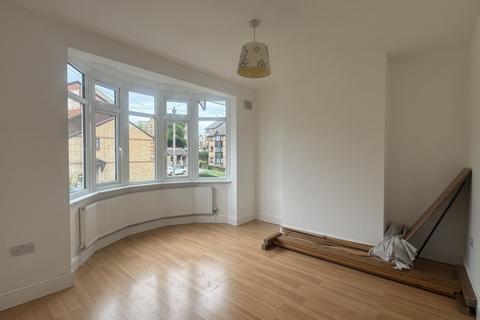 2 bedroom flat to rent, Southview Avenue, Neasden, NW10