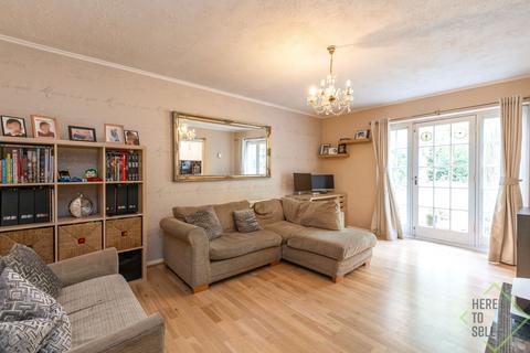 2 bedroom flat for sale, Enfield EN2