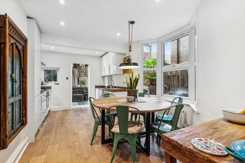 11 Morval Road, London, SW2 1DG