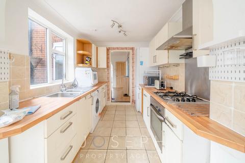 2 bedroom semi-detached house for sale, Nottidge Road, Ipswich, IP4