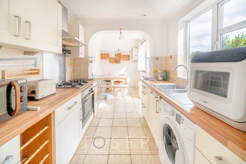 2 bedroom semi-detached house for sale, Nottidge Road, Ipswich, IP4