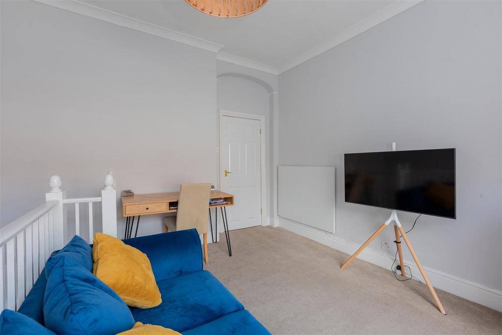Flat 1 16 High St Benson-09.jpg