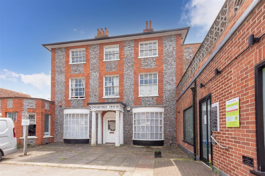 Flat 1 16 High St Benson-01.jpg