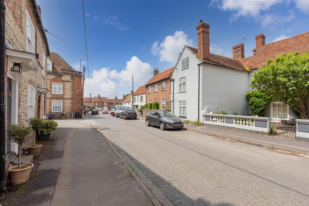 Flat 1 16 High St Benson-03.jpg