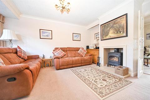 3 bedroom semi-detached house for sale, Emmott Drive, Rawdon, Leeds