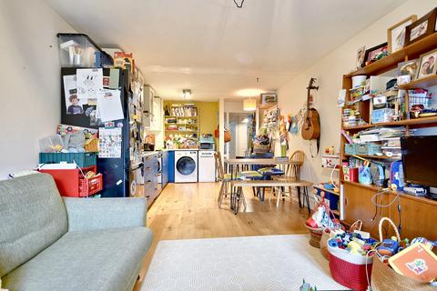 2 bedroom flat for sale, Grafton Road, Kentish Town, London NW5