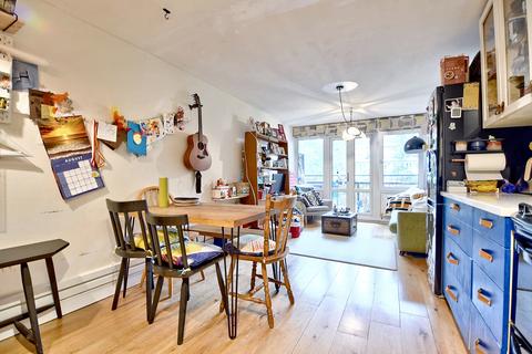 2 bedroom flat for sale, Grafton Road, Kentish Town, London NW5