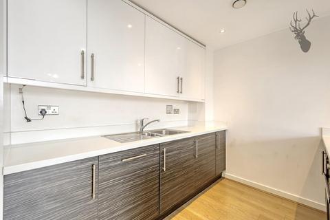 3 bedroom apartment for sale, Aubers Ridge Court, Bow