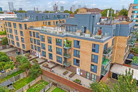 3 bedroom apartment for sale, Aubers Ridge Court, Bow