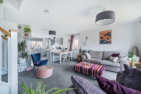 16 Moore Gardens, Wootton, Bedford, MK43 9RQ