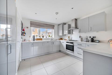 16 Moore Gardens, Wootton, Bedford, MK43 9RQ