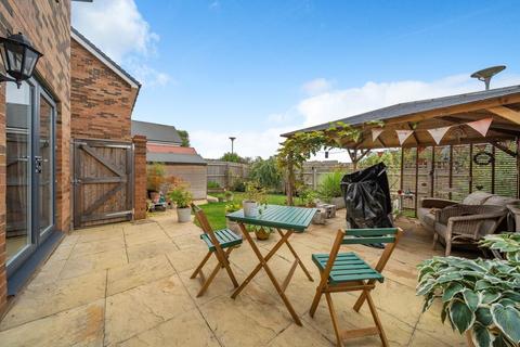 16 Moore Gardens, Wootton, Bedford, MK43 9RQ