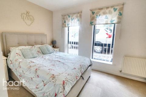 2 bedroom flat for sale, The Rise, Greenhithe