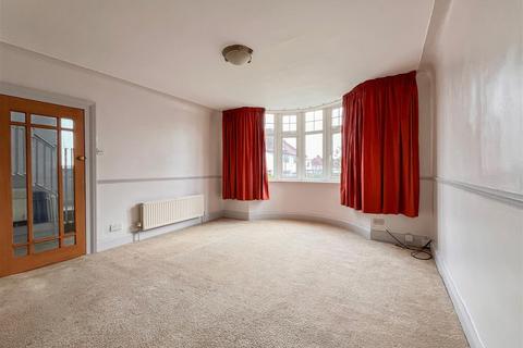 5 bedroom semi-detached house for sale, Whitchurch Gardens, Edgware