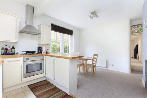 2 bedroom flat for sale, Aristotle Road, Clapham, London