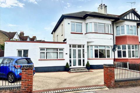 4 bedroom end of terrace house for sale, Leigh on Sea SS9