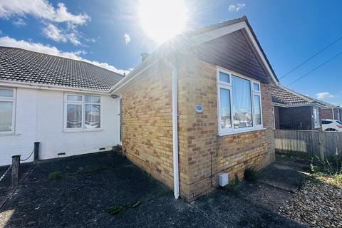 3 bedroom semi-detached house to rent, Southdown Avenue, Peacehaven BN10