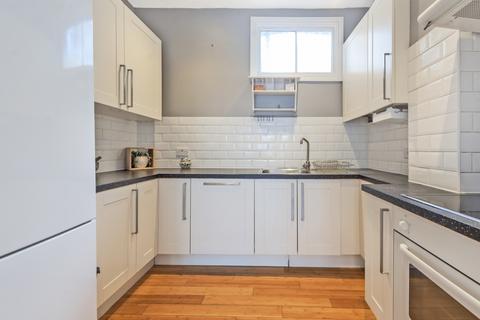 2 bedroom apartment to rent, Lochaber Road London SE13