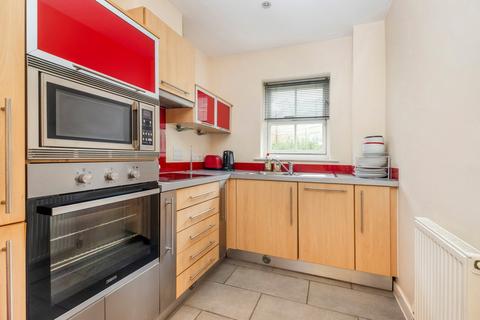 2 bedroom flat for sale, Canal Boulevard, London