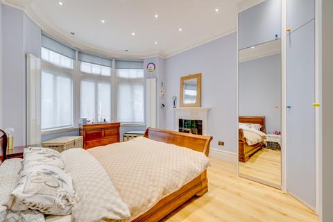 3 bedroom flat for sale, Fitzjames Avenue, West Kensington, London