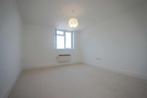 2 bedroom flat to rent, High Street, Ruislip HA4